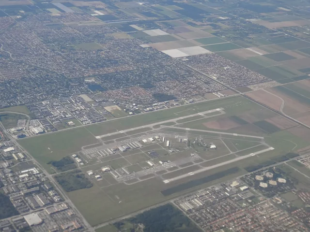 Vista del aeropuerto Miami Executive Airport