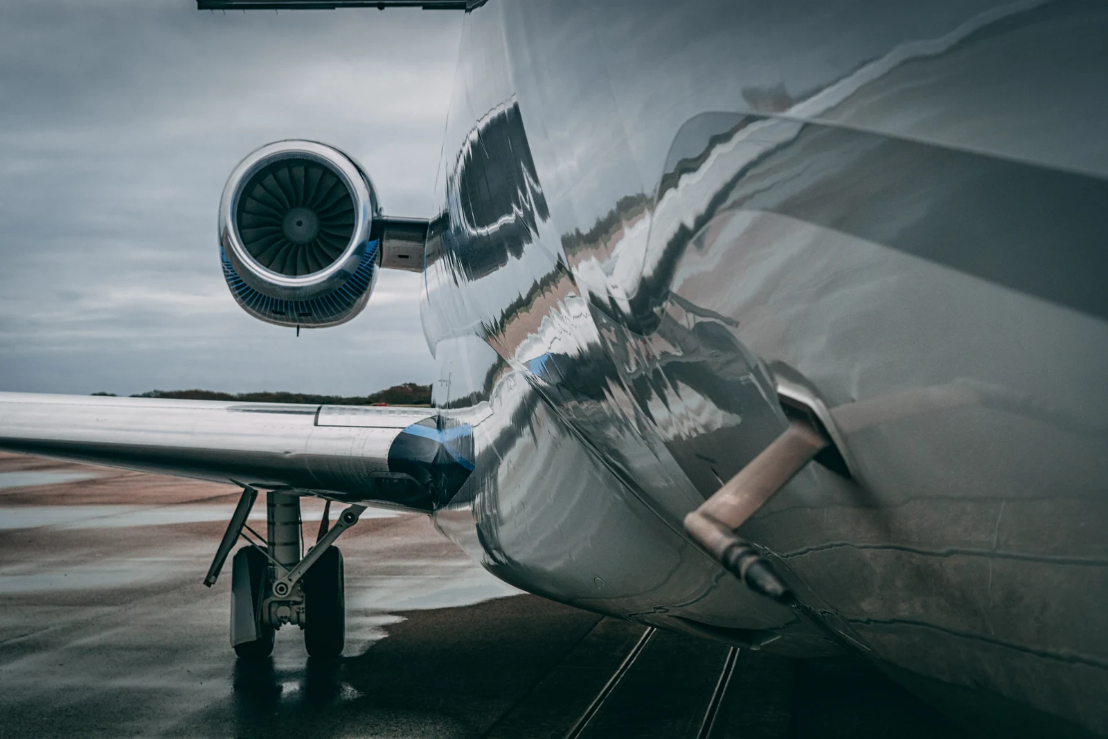 Lavado y detallado exterior de aeronaves